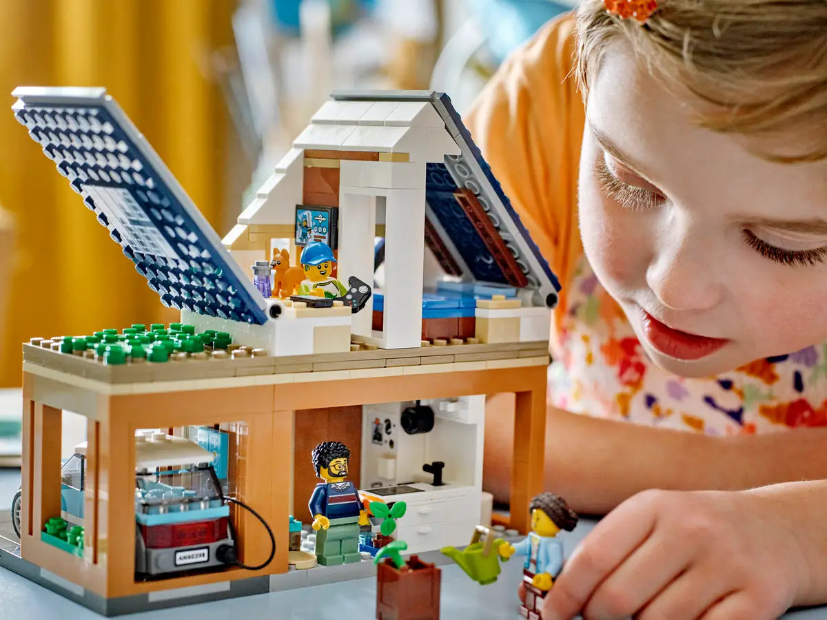 CITY 60398: Family House and Electric Car