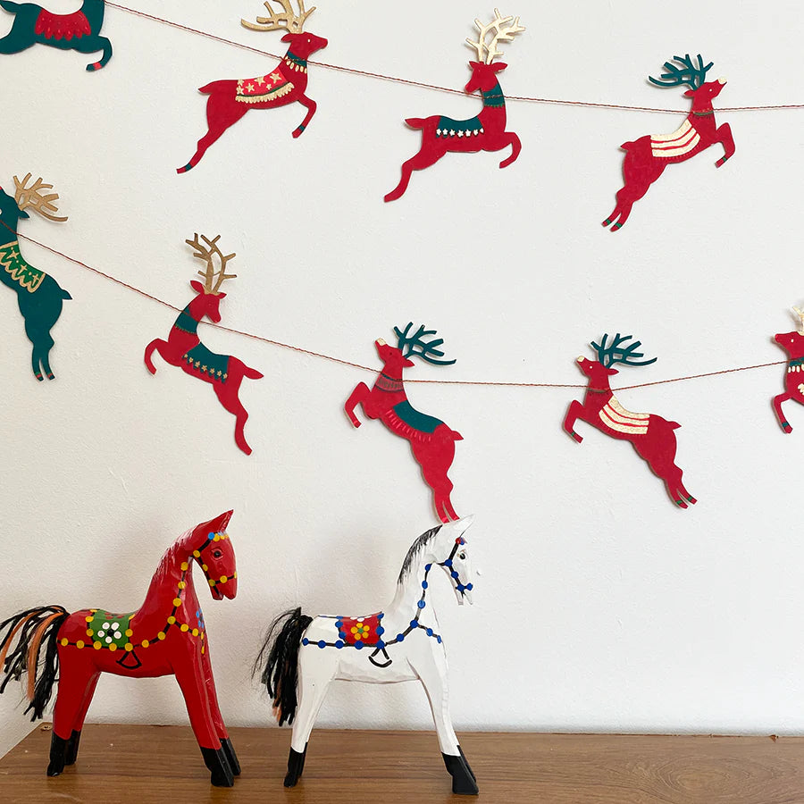 Garland: Colourful Reindeer