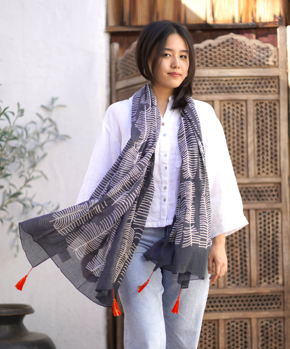 Serene Cotton Scarf w/ Tassel Black: Black
